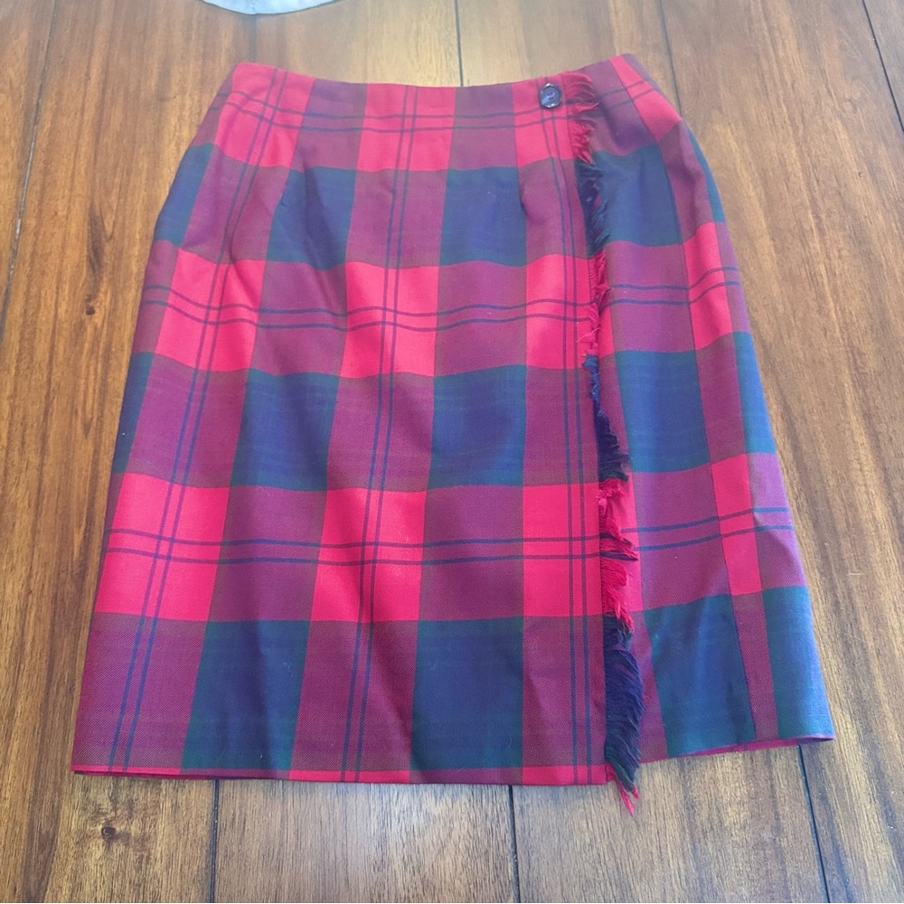 Talbots Vintage 100% Wool Red Navy Green Wrap Fringe Plaid Skirt Size 8 Preppy